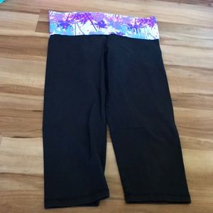 Victoria’s Secret PINK crop skinny leggings.